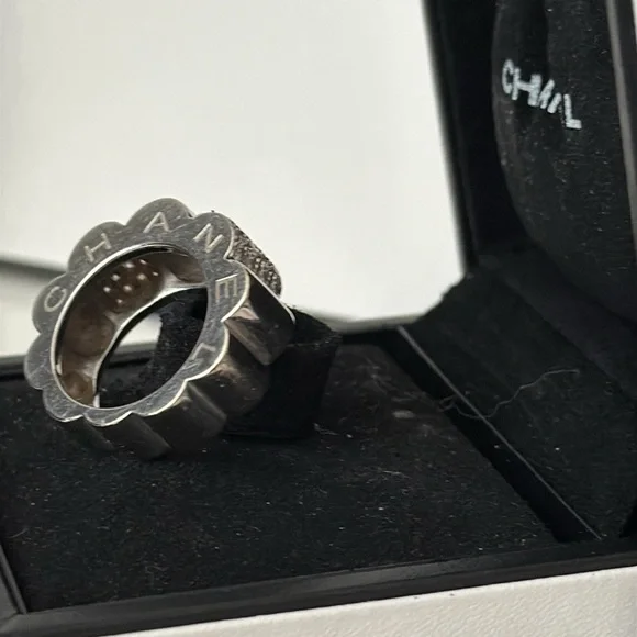 Chanel 18k Diamond Profil de Camélia Ring - Size 50 (Approx. 5 1/4) - Picture 9 of 12